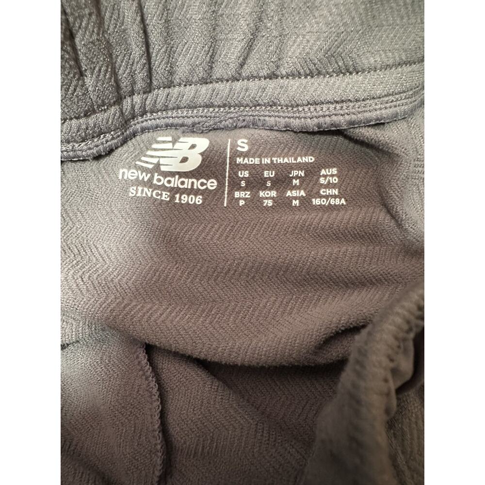 New Balance Men’s Gray Jogger Sweatpants With Holographic Logo Size Small - Picture 3 of 11